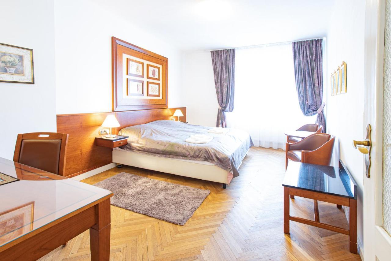 Melissa Apartments การ์โลวีวารี ภายนอก รูปภาพ