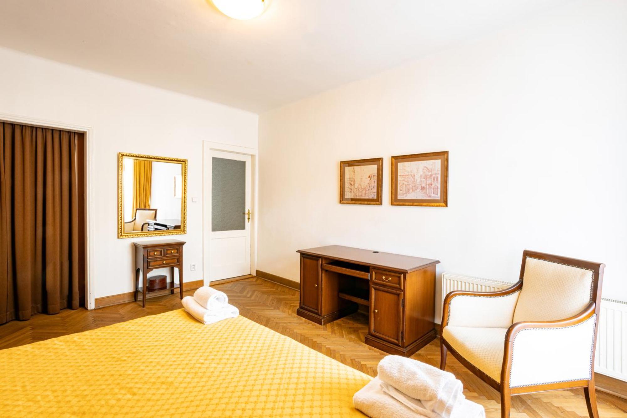 Melissa Apartments การ์โลวีวารี ภายนอก รูปภาพ